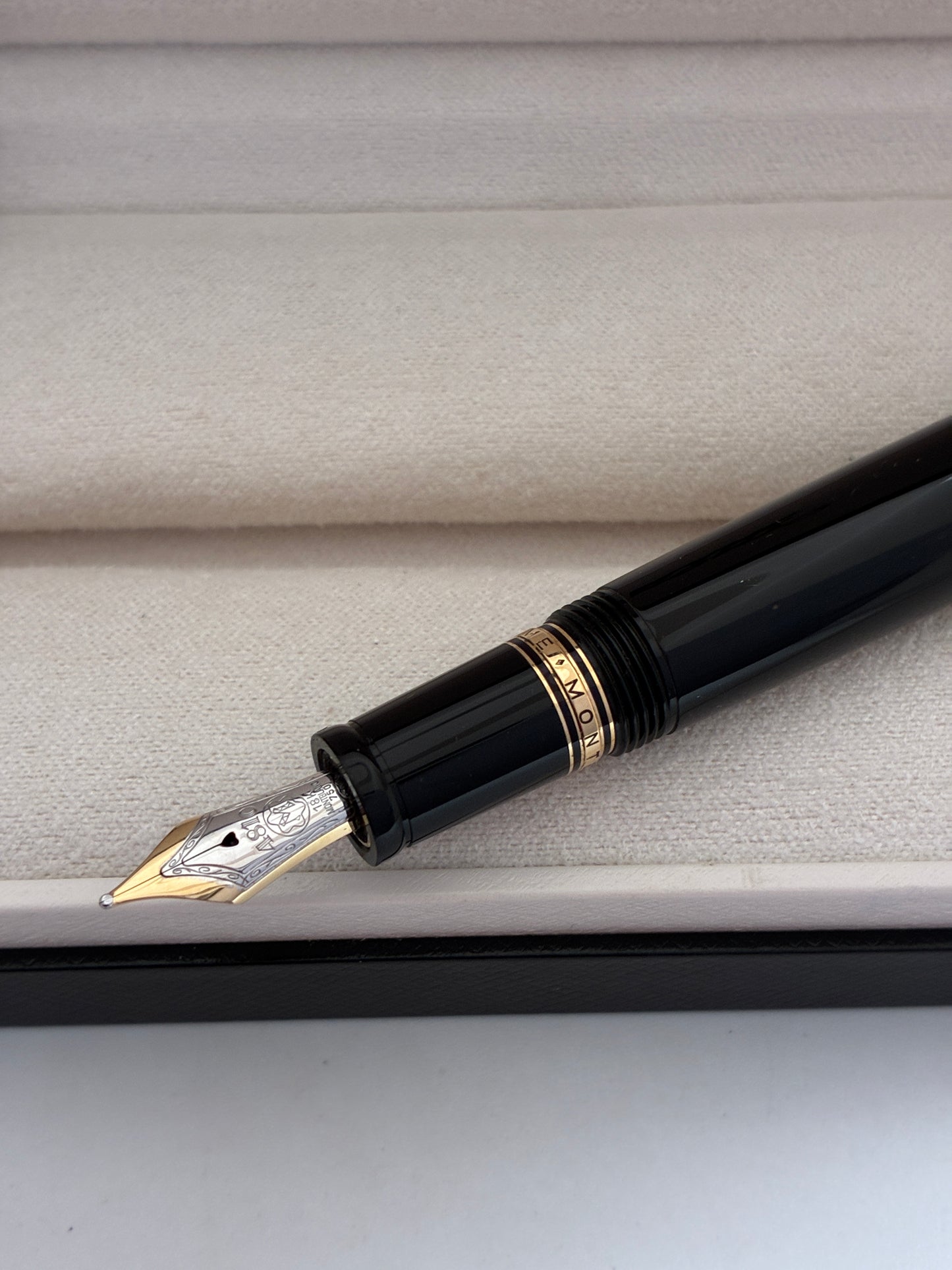 Montblanc Boheme Je t'aime Fountain Pen