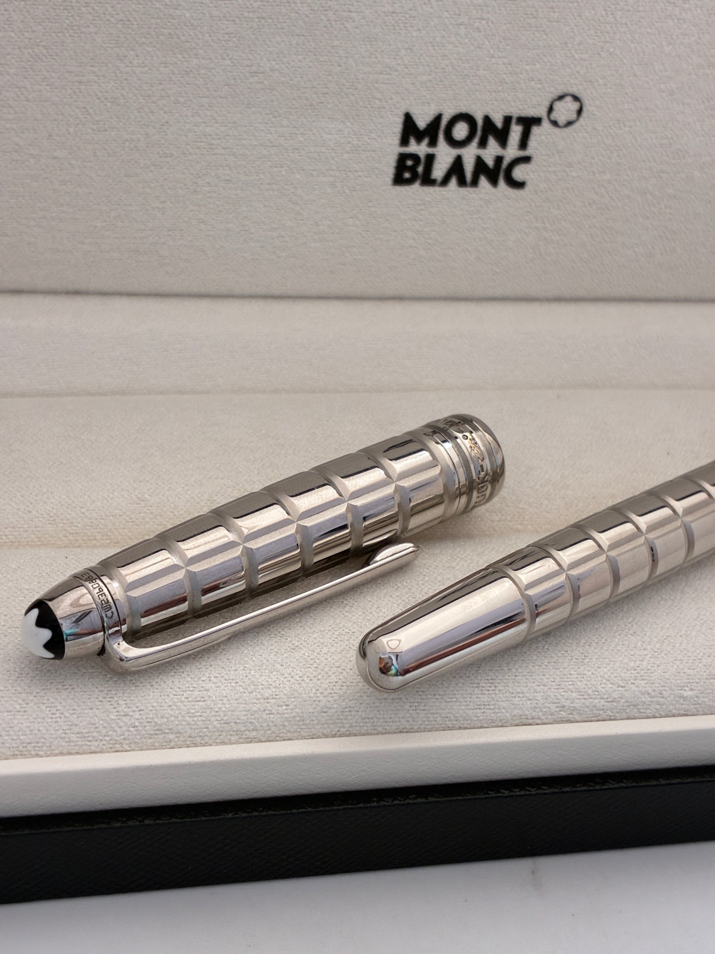 Montblanc Solitaire Platinum Plated Classique No. 144  Rollerball Pen