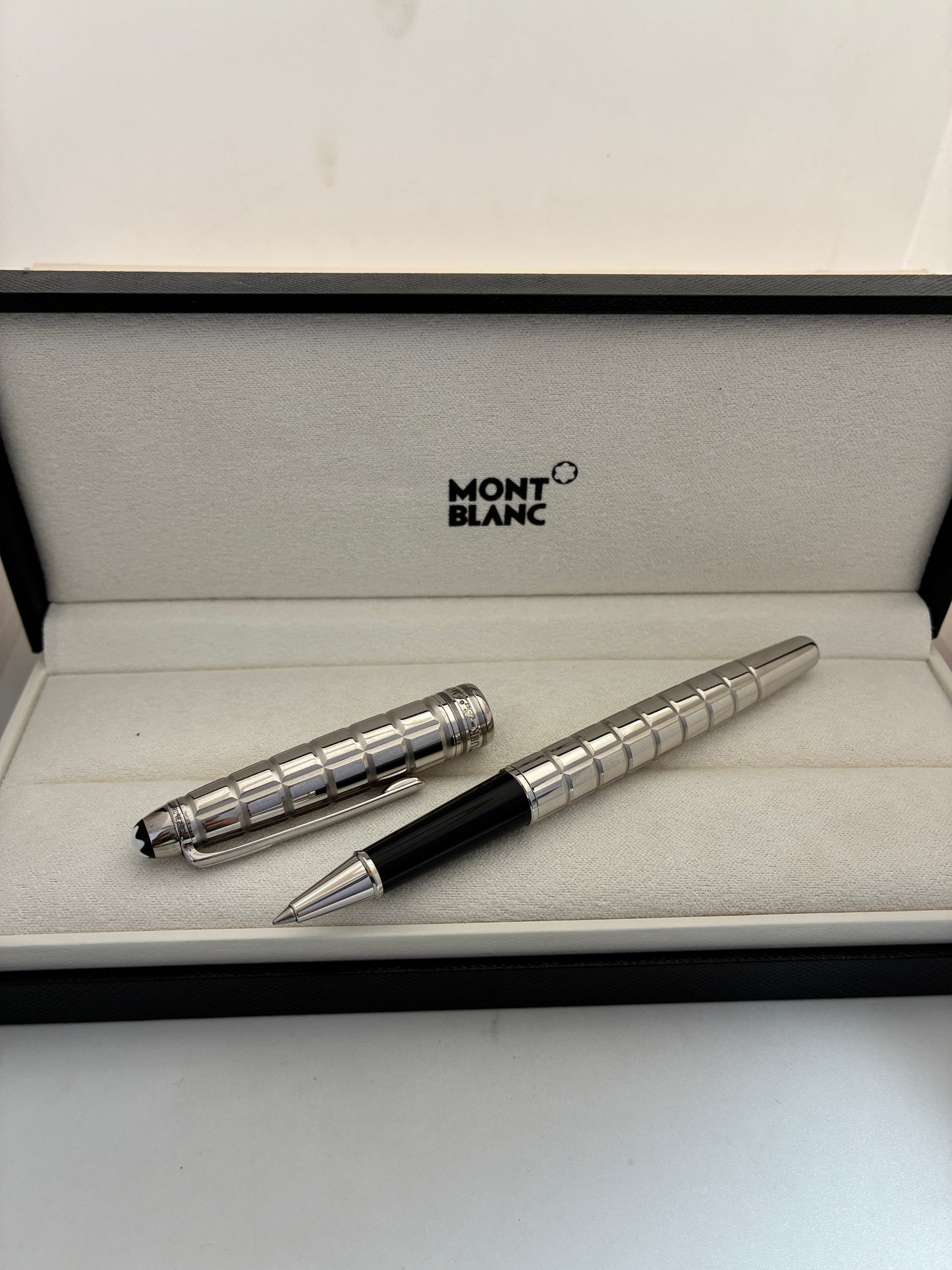 Montblanc Solitaire Platinum Plated Classique No. 144  Rollerball Pen