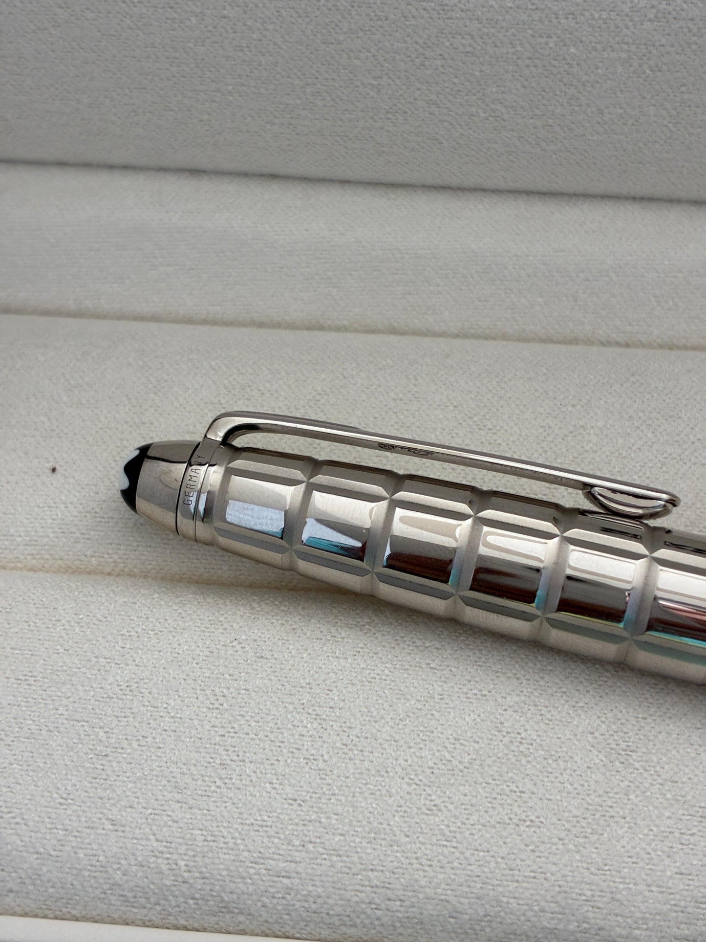 Montblanc Solitaire Platinum Plated Classique No. 144  Rollerball Pen