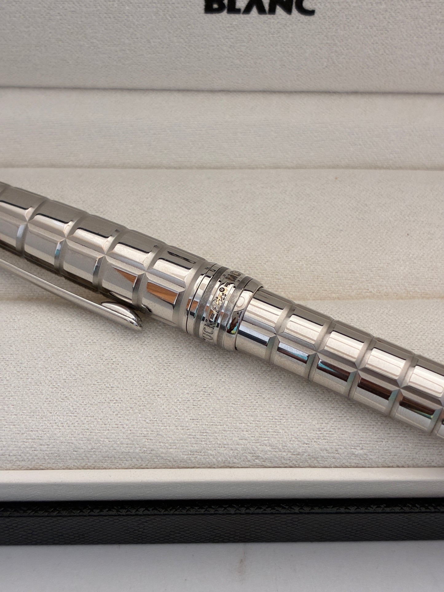 Montblanc Solitaire Platinum Plated Classique No. 144  Rollerball Pen
