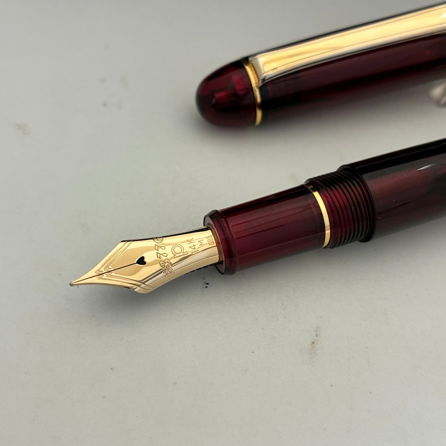 Platinum 3776 Century Fountain Pen - Bourgogne GT