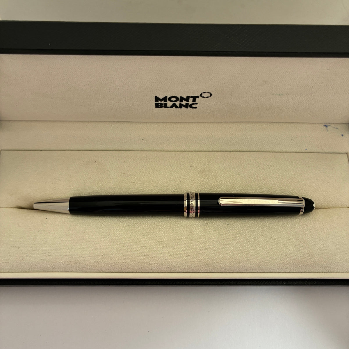 Montblanc Meisterstuck Classique Platinum Trim ballpoint pen