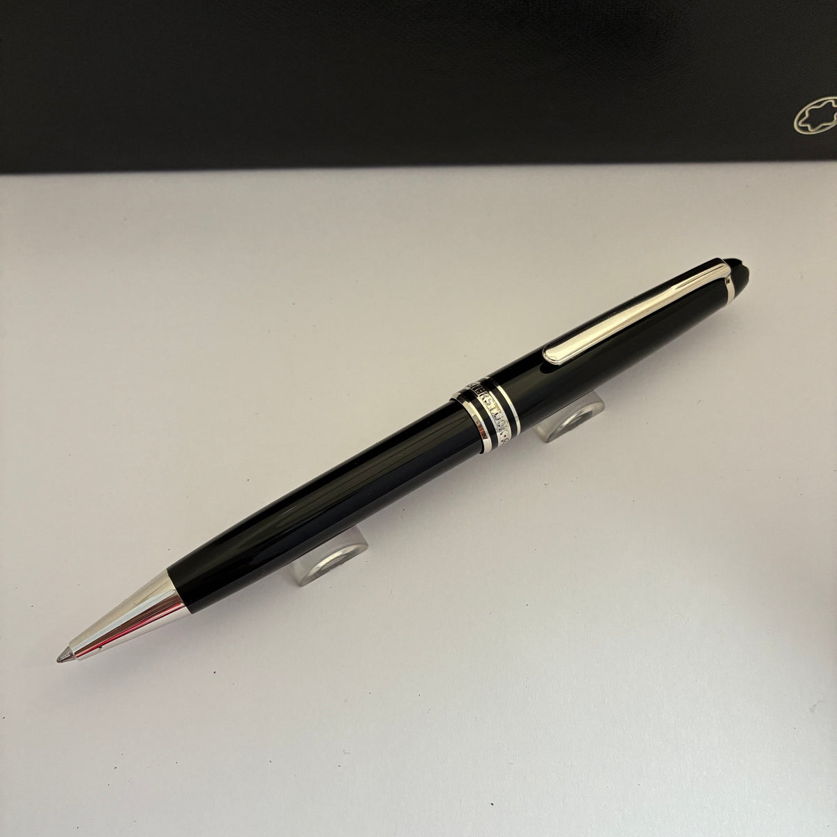 Montblanc Meisterstuck Classique Platinum Trim ballpoint pen