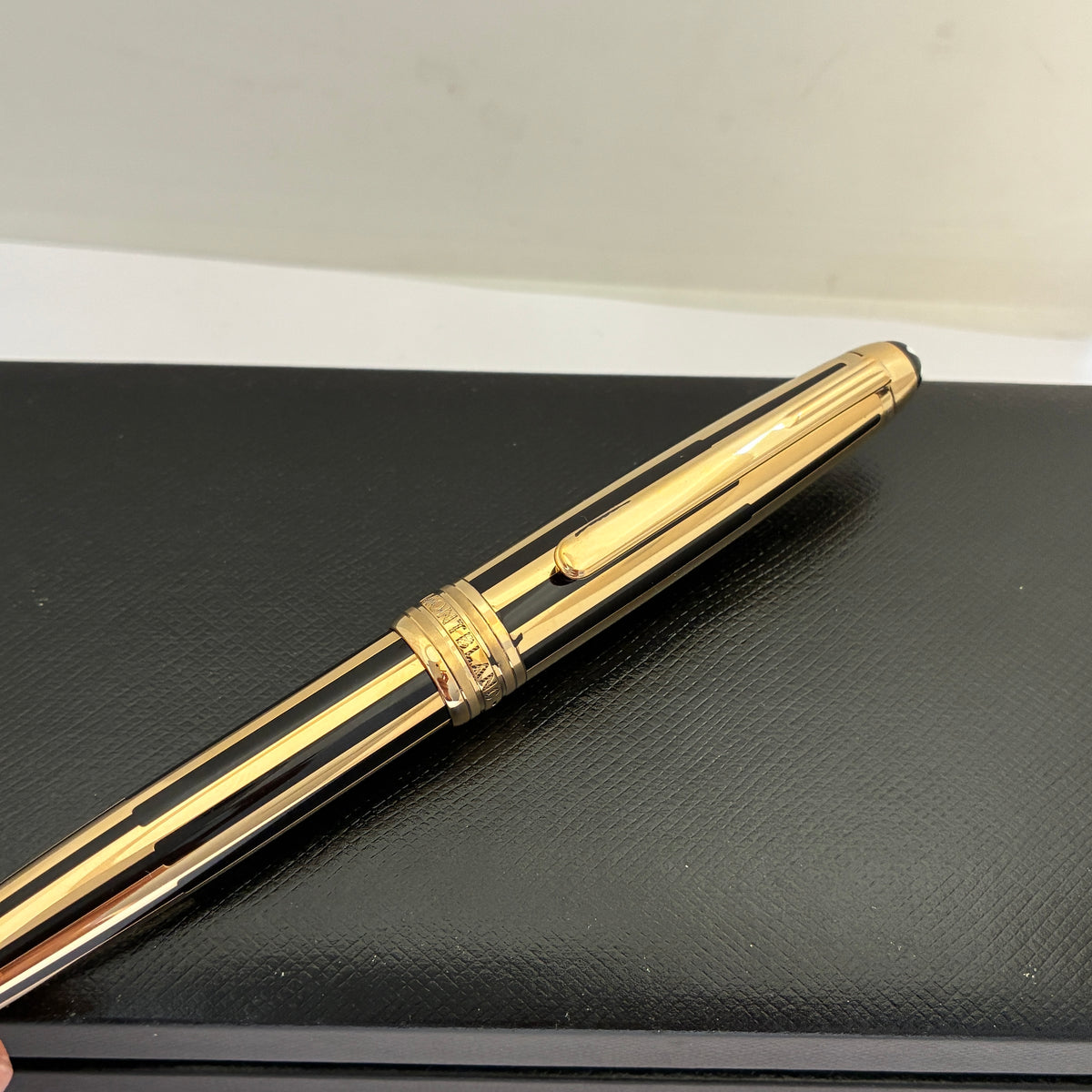 MONTBLANC Meisterstück Solitaire Black/Gold Stripe Ballpen - Germany