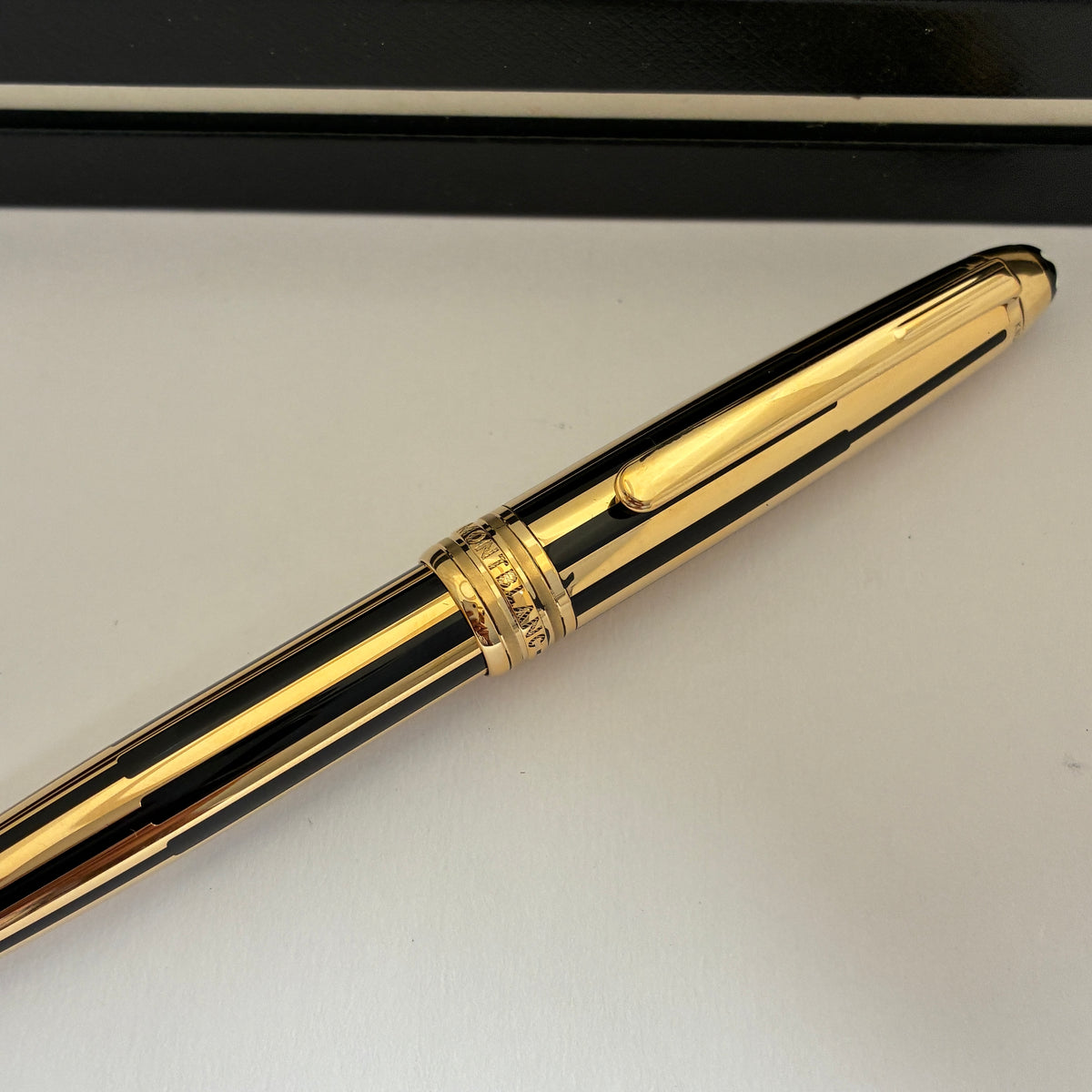 MONTBLANC Meisterstück Solitaire Black/Gold Stripe Ballpen - Germany