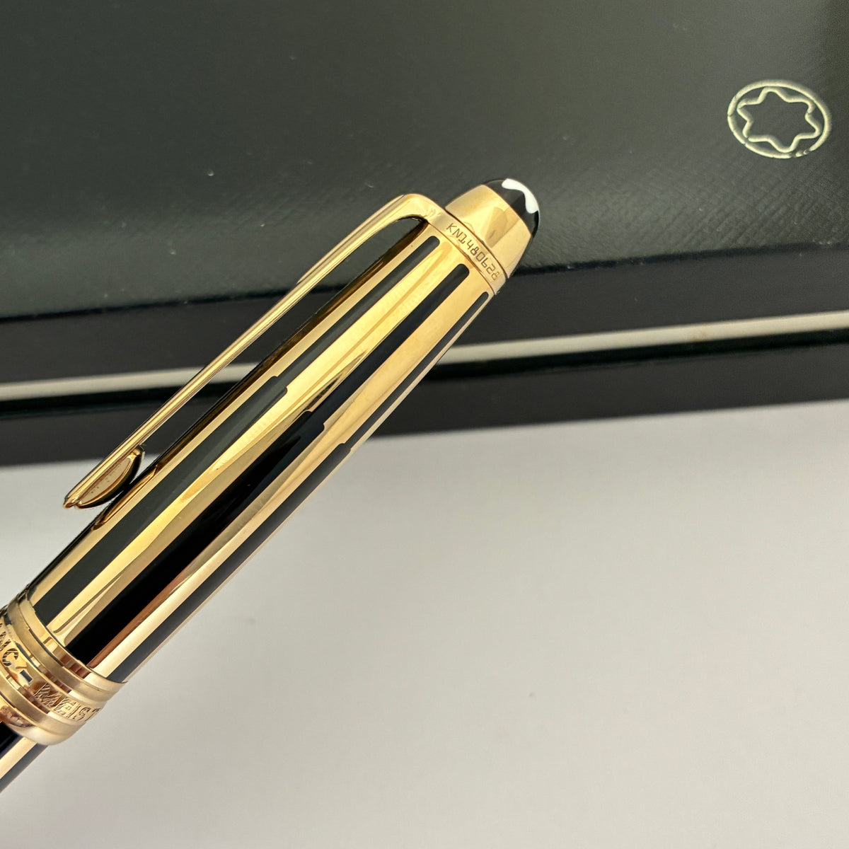 MONTBLANC Meisterstück Solitaire Black/Gold Stripe Ballpen - Germany