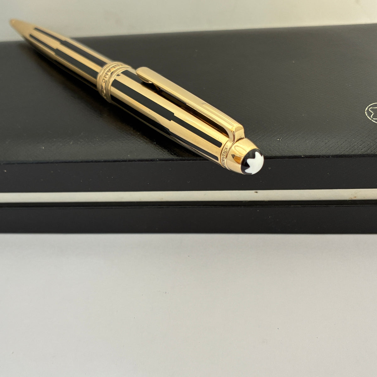 MONTBLANC Meisterstück Solitaire Black/Gold Stripe Ballpen - Germany