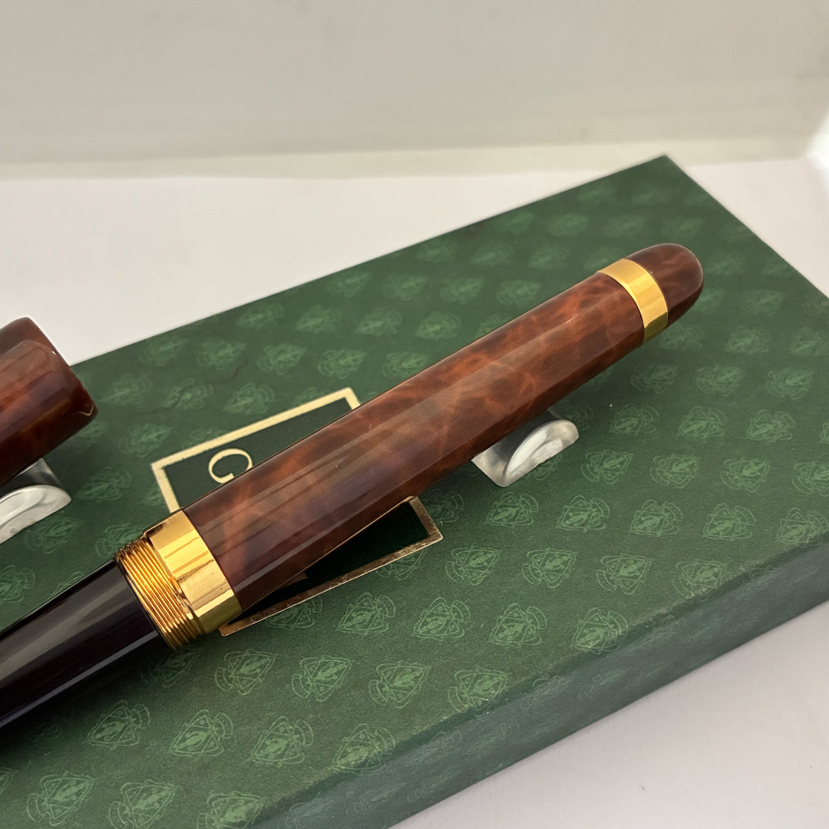 Gucci Red Marble Resin Fountain Pen
