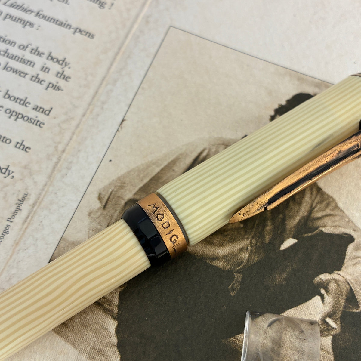 Francois Yves Luthier Modigliani White Limited Edition Fountain Pen
