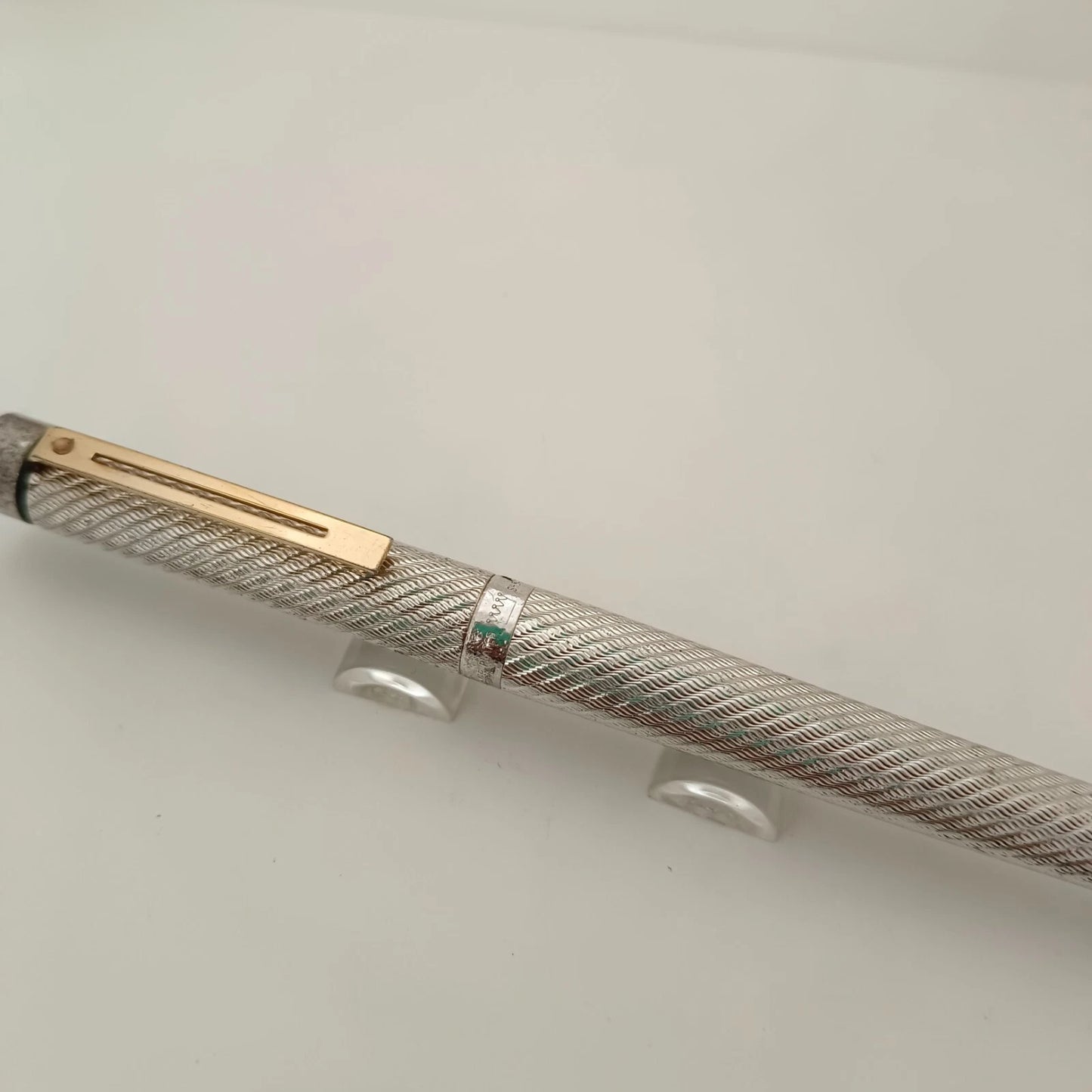 Sheaffer Targa Silver Plated 14kt Gold Nib Fountain Pen
