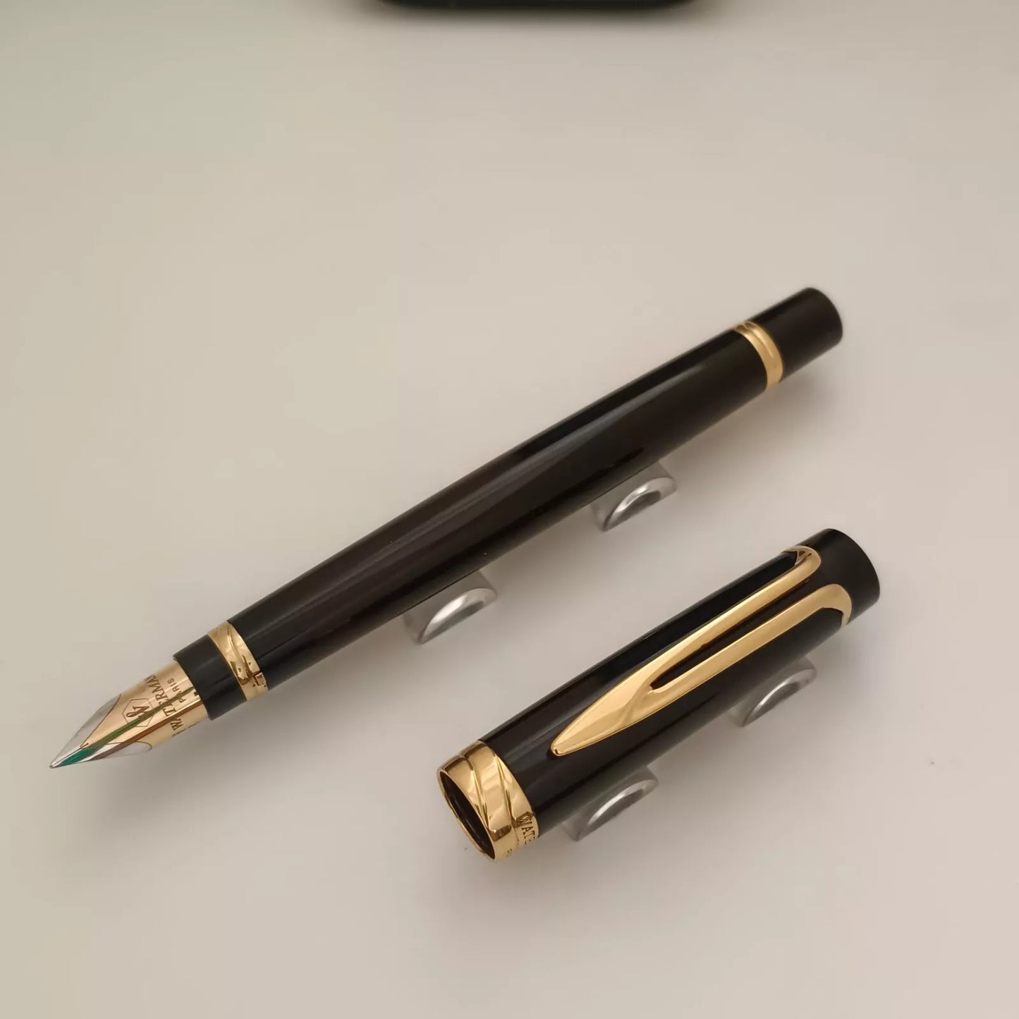 Waterman Liaison 18K / 750 Nib F Fountain Pen Black Gold Plated