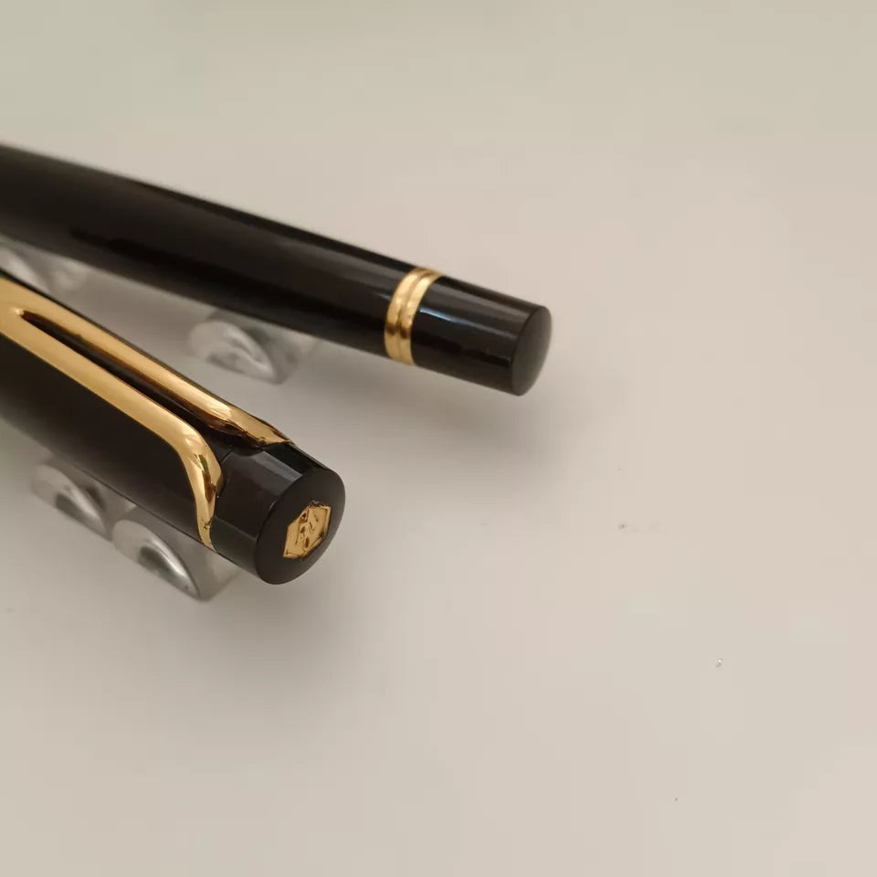 Waterman Liaison 18K / 750 Nib F Fountain Pen Black Gold Plated