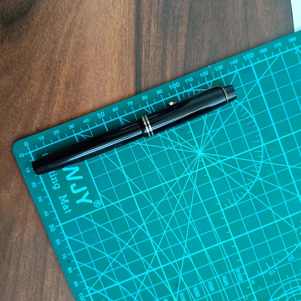 Vintage Parker Duofold Junior Black Fountain Pen Two Bands