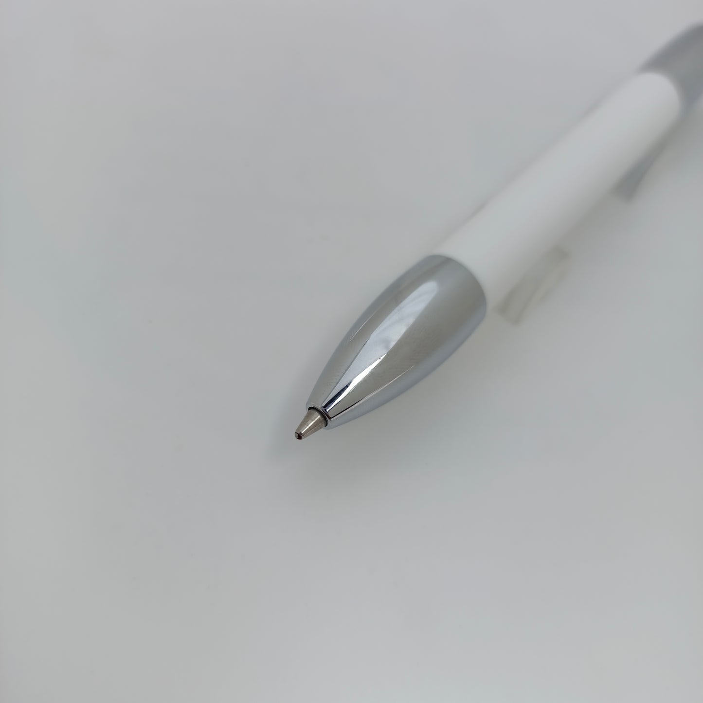 Porsche design P3140 shake white ballpoint pen