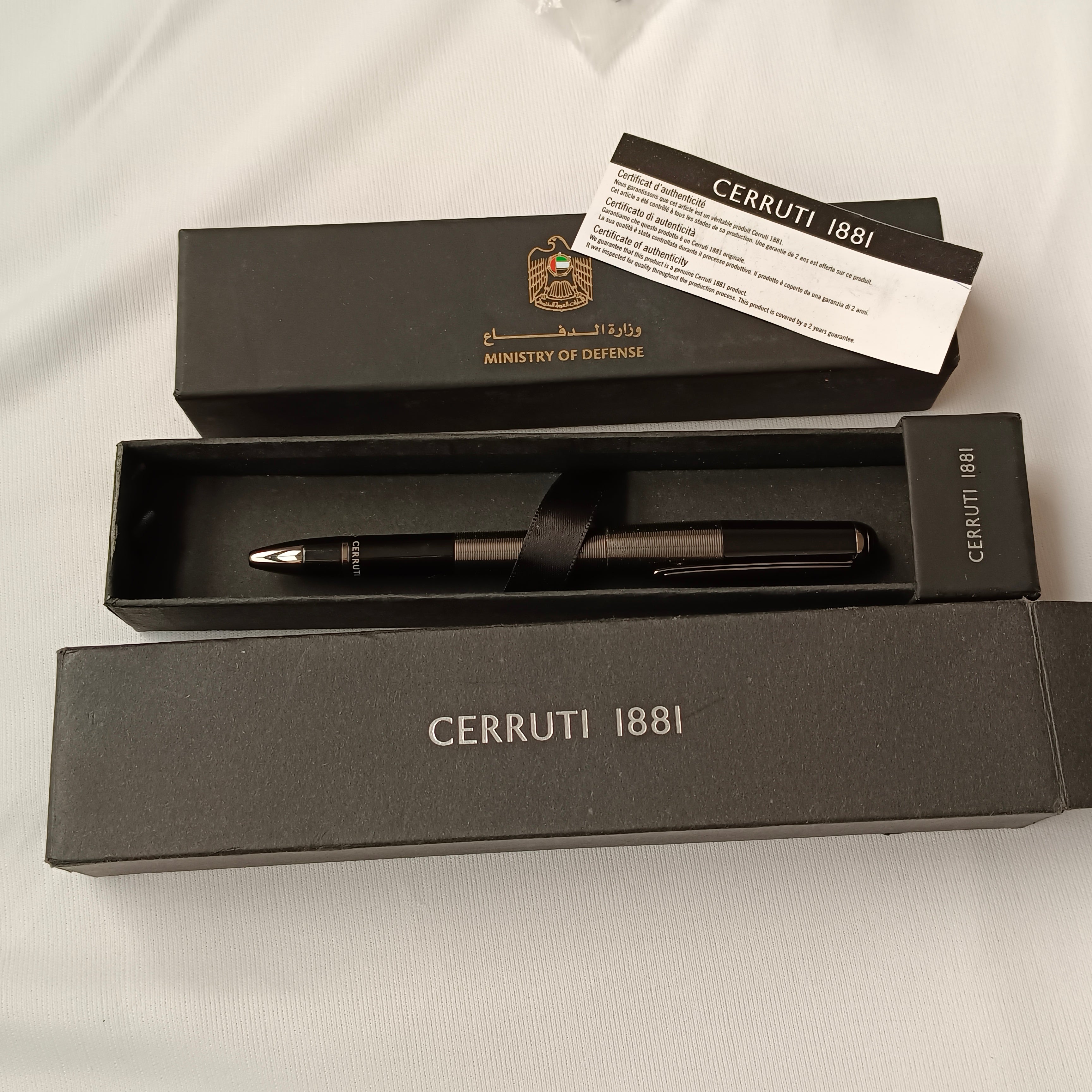 Cerruti 1881 online black