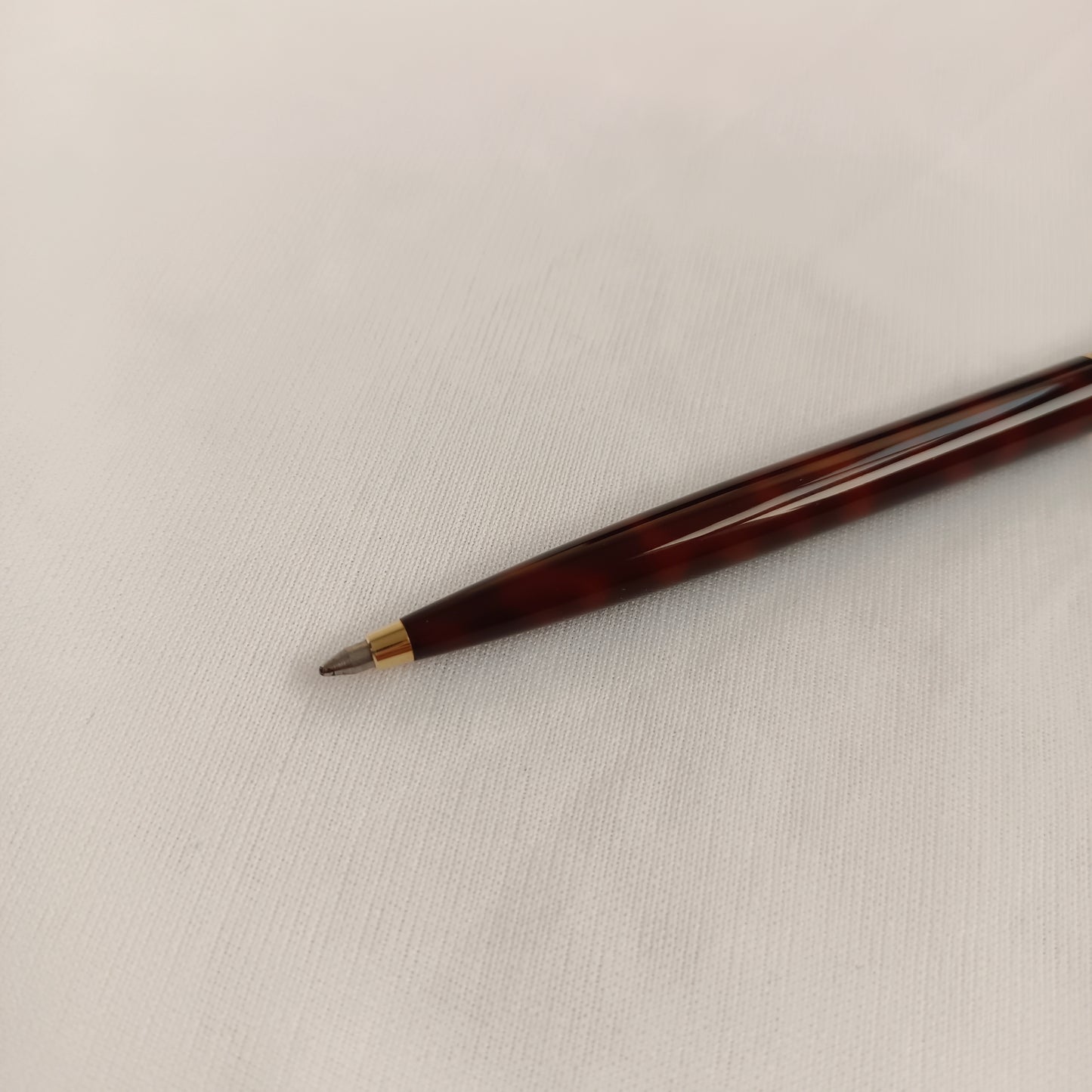 Elysee Classic / Classique Twist Ballpoint Pen in Red Marble